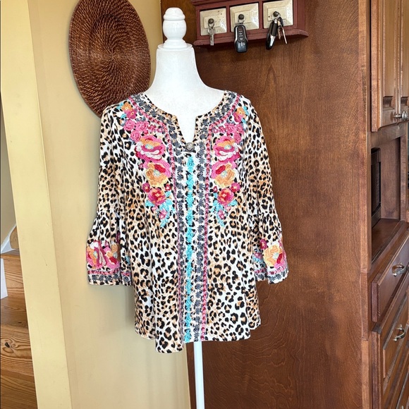 Savanna Jane Floral Embroidered Leopard Print Top - Multi colored size M - Picture 7 of 13